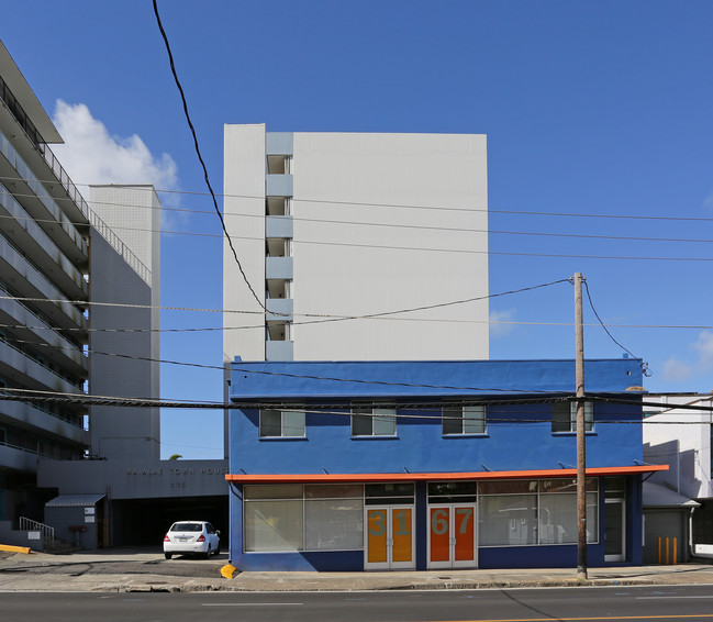 Waialae Towers in Honolulu, HI - Building Photo - Building Photo