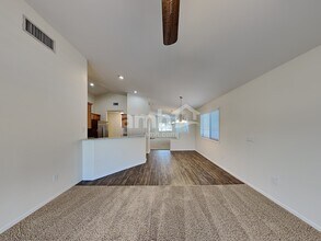 7856 S Splinter Way in Tucson, AZ - Building Photo - Building Photo