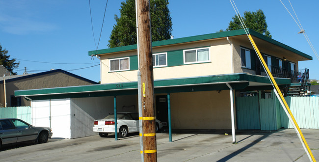 525 S 30th St in Richmond, CA - Foto de edificio - Building Photo