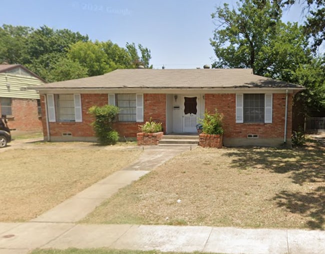 property at 10828 Channel Dr