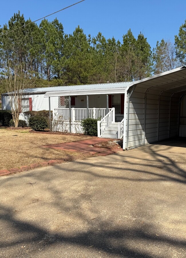 property at 1822 Covington Ln NE