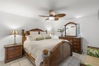 742 111th Ave N in Naples, FL - Building Photo - Building Photo