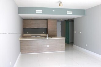 1300 S Miami Ave, Unit 2603 in Miami, FL - Building Photo - Building Photo