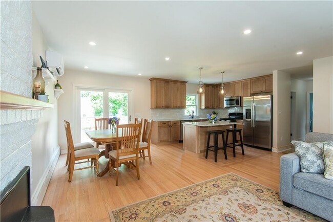 property at 5 Sherri Ln