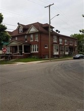 Helen Street Townhomes in Detroit, MI - Foto de edificio - Building Photo