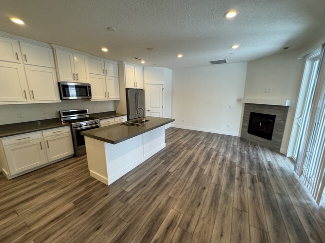 3220 Quarry Springs Dr in Summit Park, UT - Foto de edificio - Building Photo