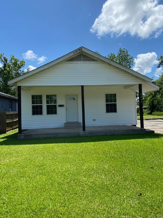 2915 Enterprise Blvd