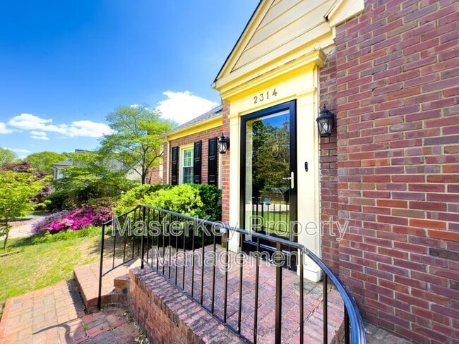2314 Lake Dr in Raleigh, NC - Building Photo - Building Photo