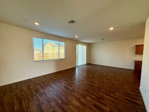 7230 E Peralta Wy in Fresno, CA - Building Photo - Building Photo