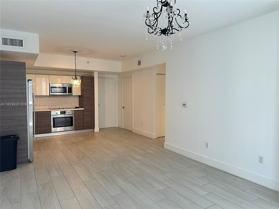 1010 SW 2nd Ave in Miami, FL - Building Photo