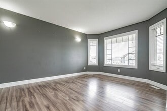 8610-8102 102 B Ave in Grande Prairie, AB - Building Photo - Building Photo