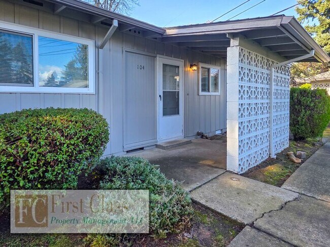 18001 Northeast Pacific Street in Portland, OR - Building Photo - Building Photo