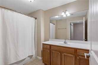 3040 Peachtree Rd in Atlanta, GA - Building Photo - Building Photo