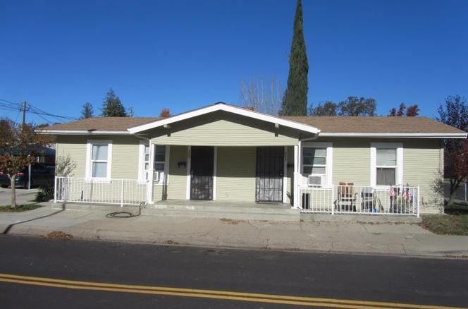 203-205 W Olive Ct in Lodi, CA - Building Photo