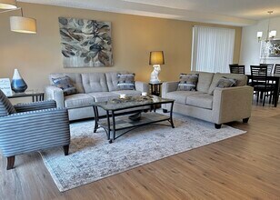 Fox Forest Townhomes in Plymouth, MN - Building Photo - Building Photo