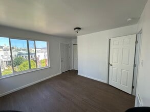 712 46th Ave, Unit top in San Francisco, CA - Building Photo - Building Photo