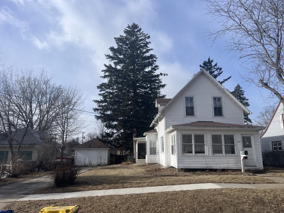 410 N Dunlap Ave in Viroqua, WI - Building Photo