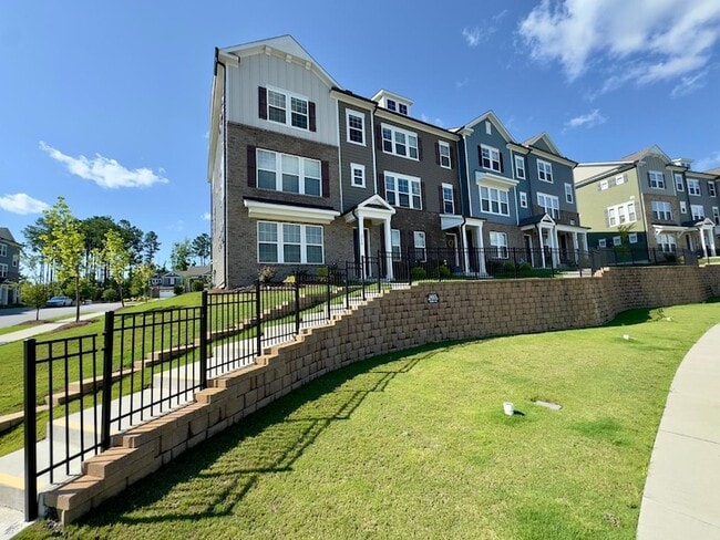 2550 Frg Vlg Wy in Apex, NC - Building Photo - Building Photo