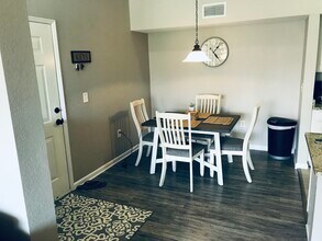4122 Residence Dr, Unit #123 in Ft. Myers, FL - Foto de edificio - Building Photo