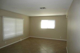 5560 Bonnie St in San Bernardino, CA - Building Photo - Building Photo