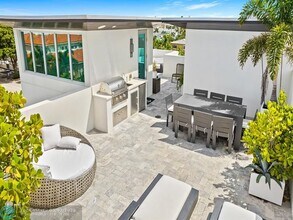 234 Garden Ct in Lauderdale-by-the-Sea, FL - Building Photo - Building Photo