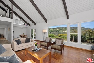 2408 Banyan Dr in Los Angeles, CA - Building Photo - Building Photo