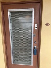 5801 NW 62nd Ave in Tamarac, FL - Foto de edificio - Building Photo