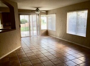 39259 Via Las Sintras in Murrieta, CA - Foto de edificio - Building Photo