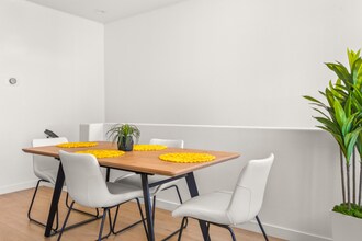 6160 Paseo Ensillar in Carlsbad, CA - Building Photo - Building Photo