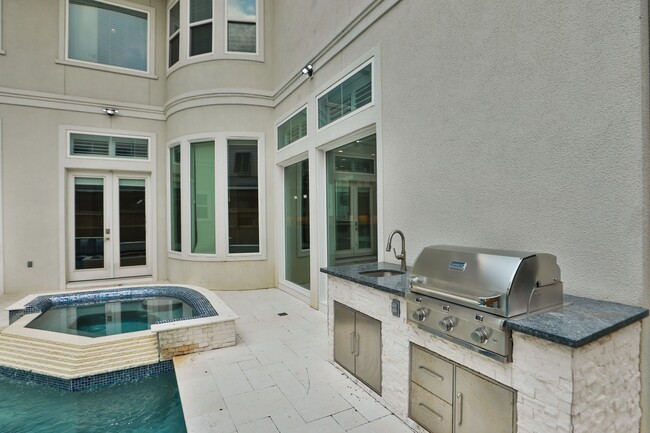 property at 4626 Braeburn Dr