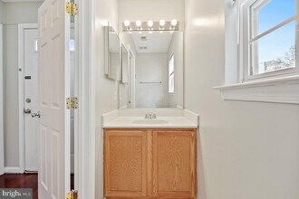 6081 64th Ave in East Riverdale, MD - Building Photo - Building Photo