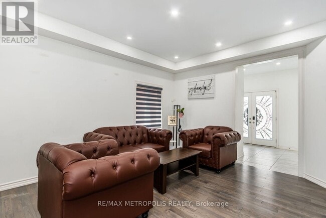 93 Elephant Hill Dr in Bowmanville, ON - Building Photo - Building Photo