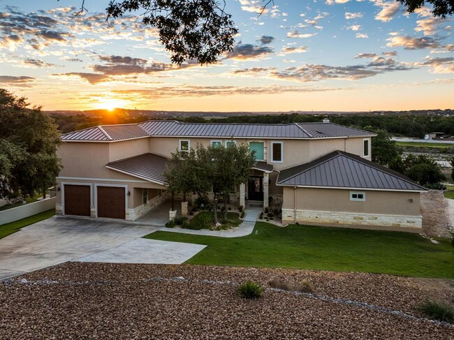 property at 1472 Kings Cove Dr