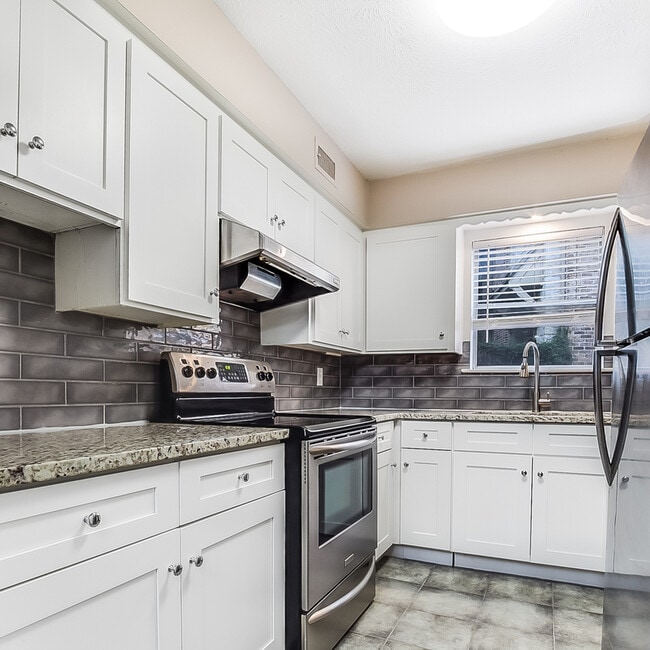 property at 3903 Hawthorne Ave