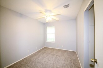 9511 Woodvale Dr in Austin, TX - Building Photo - Building Photo