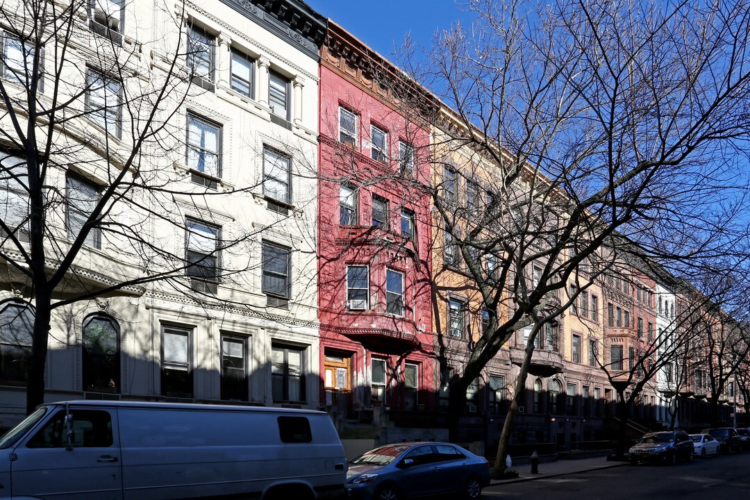 53 W 89th St in New York, NY - Building Photo