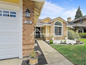 332 Prewett Dr in Folsom, CA - Building Photo - Building Photo