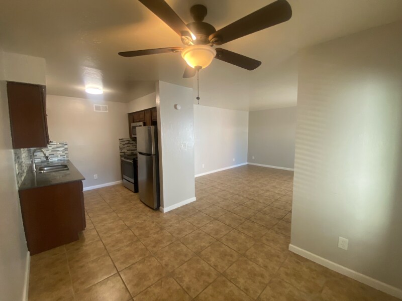 1801 N 50th St in Phoenix, AZ - Building Photo