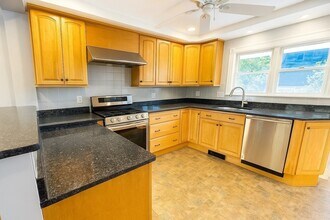 133 Brattle St in Arlington, MA - Building Photo - Building Photo