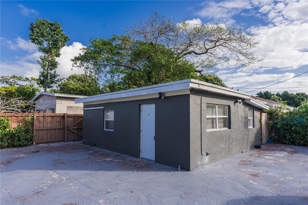 2996 NW 93rd St in Miami, FL - Building Photo