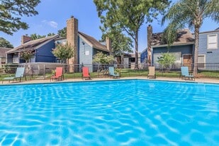 Casa Paz in Houston, TX - Building Photo