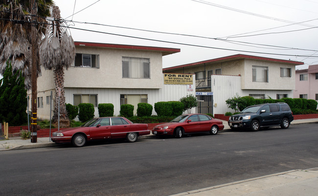 Peace & Quiet Apartments in Hawthorne, CA - Foto de edificio - Building Photo