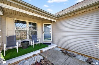 2314 W Kenfield Ct in Peoria, IL - Building Photo - Building Photo