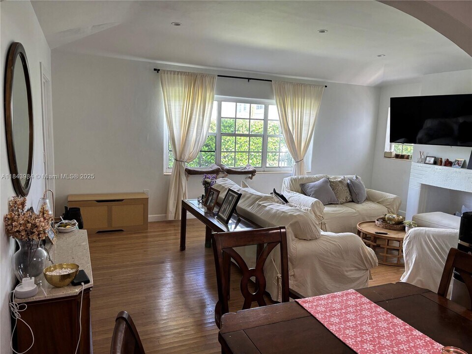 7515 Dickens Ave in Miami Beach, FL - Building Photo