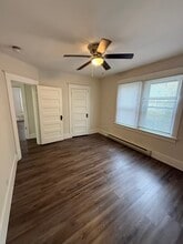 110 W Vine St, Unit C in Springfield, IL - Building Photo - Building Photo