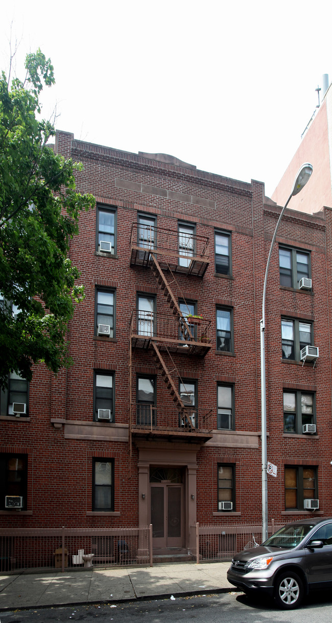 1723 Woodbine St in Ridgewood, NY - Building Photo - Building Photo