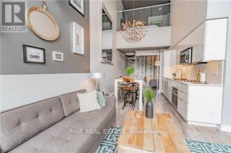 5-105 Hanna Ave in Toronto, ON - Building Photo - Building Photo