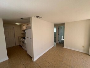 443 90th Ave N in St. Petersburg, FL - Building Photo - Building Photo