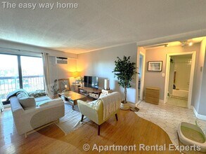 47 Mystic St, Unit #5A in Arlington, MA - Foto de edificio - Building Photo