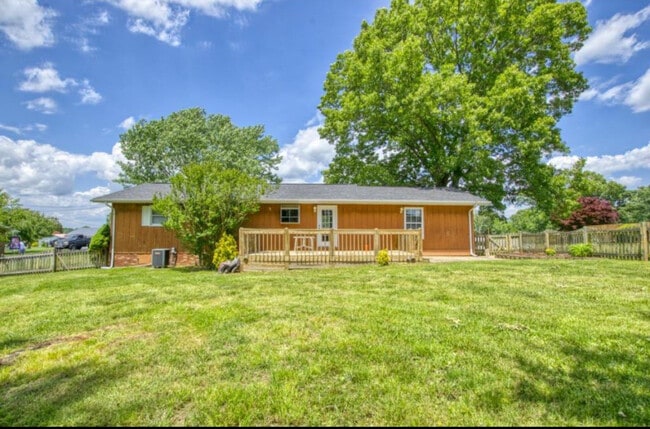 185 Lois Dr in Gray, TN - Building Photo - Building Photo